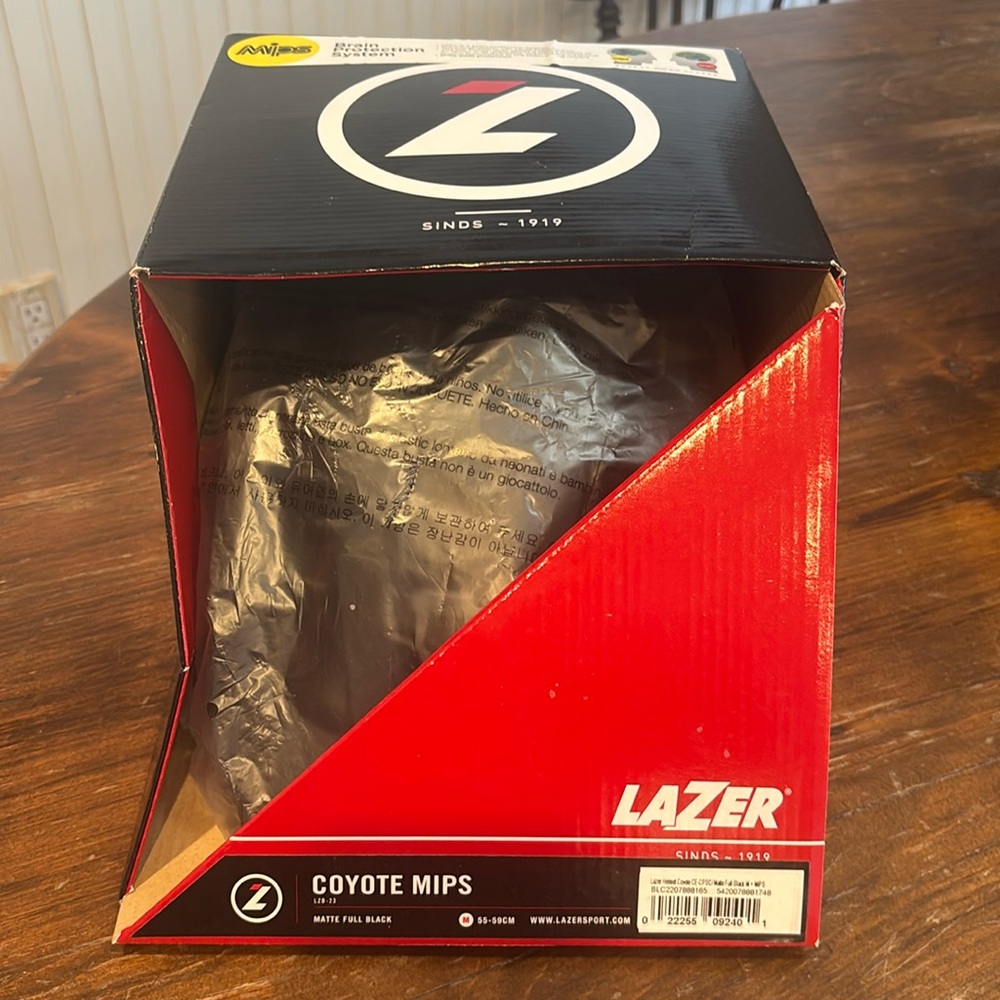 LAZER Coyote MIPS LZB-23 
Matte black - New in box